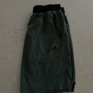 Men’s L Green Adidas workout shorts